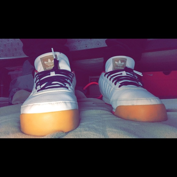 Adidas shoes - Picture 4 of 5